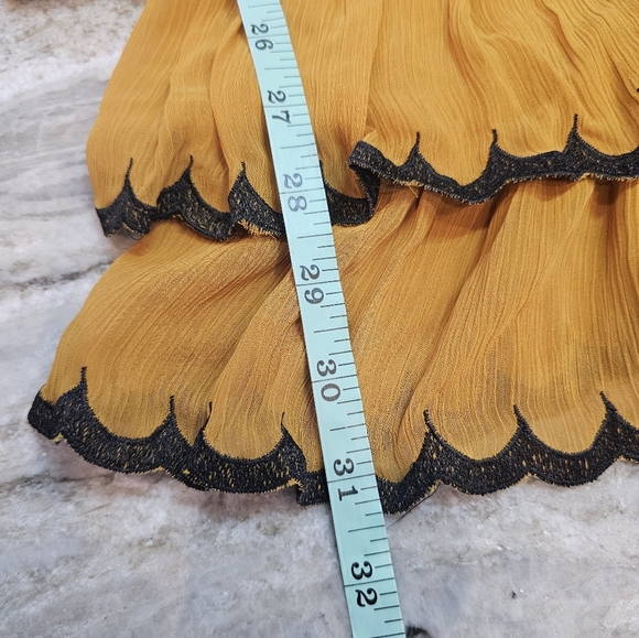 H&M Mustard Yellow Tiered Ruffle Mini Dress Size 4 Scalloped Hem Boho Sleeveless - Picture 8 of 8